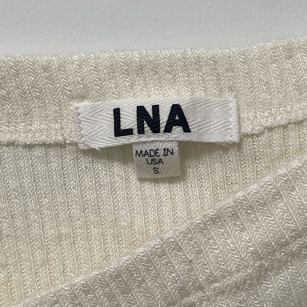 LNA Asymmetrical Off Shoulder Top Creamy/White size S - Picture 7 of 8